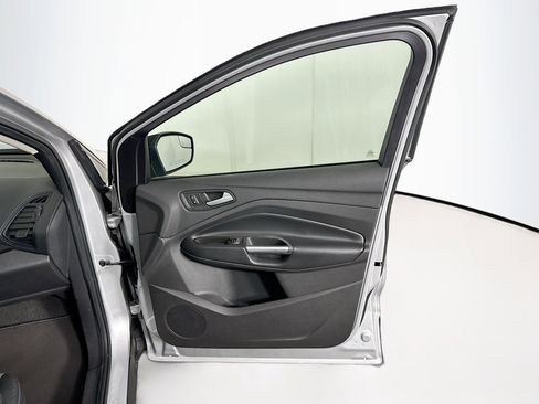 Used 2019 Ford Escape SE image 29