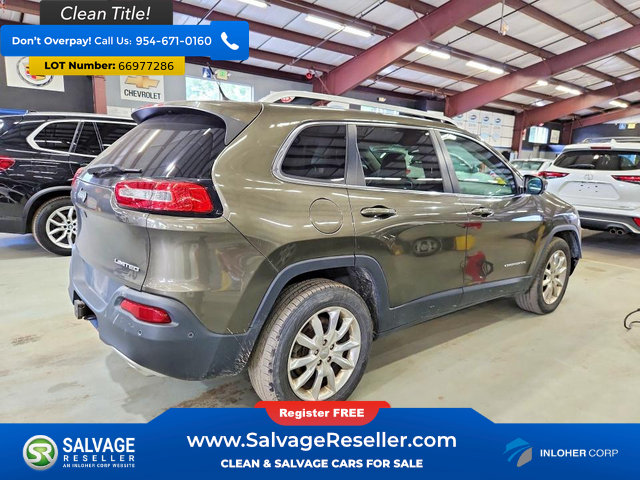 Used 2015 Jeep Cherokee Limited w/ Luxury Group AWD/4WD image 4