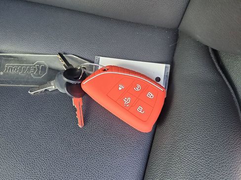 Used 2023 GMC Canyon Elevation w/ Elevation Premium Package AWD/4WD image 39