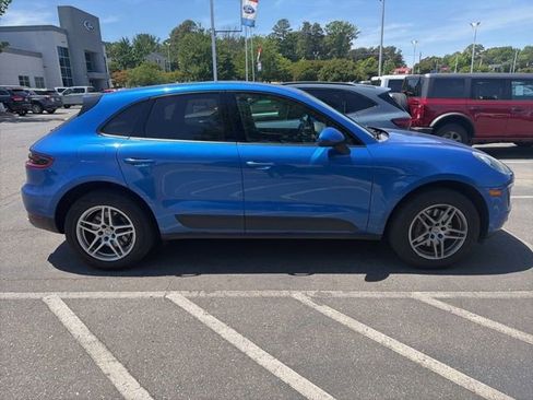 Used 2018 Porsche Macan AWD/4WD image 4