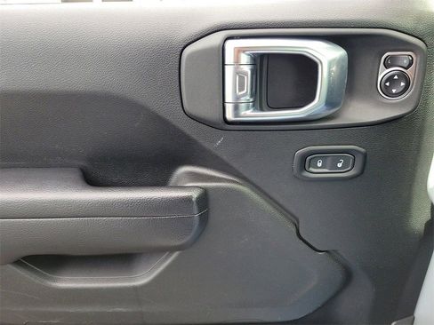 Used 2024 Jeep Wrangler Sport S image 16