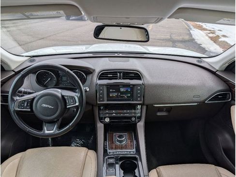 Used 2018 Jaguar F-PACE Prestige image 29