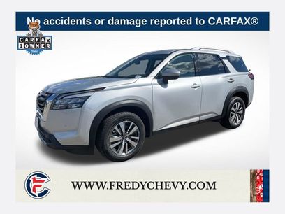 Used 2025 Nissan Pathfinder SL
