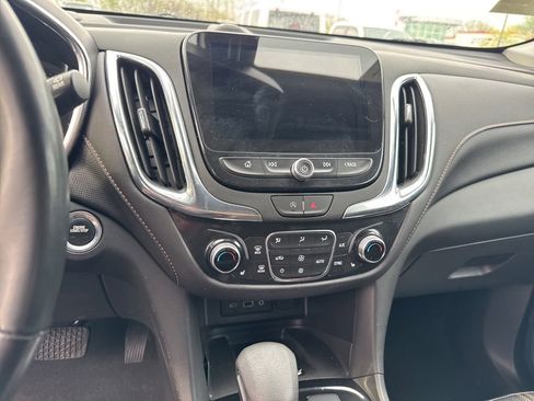 Used 2023 Chevrolet Equinox Premier image 8
