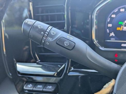 Used 2022 Chevrolet Silverado 1500 ZR2 w/ Technology Package image 11