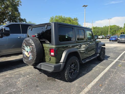 Used 2021 Jeep Wrangler Unlimited Sport AWD/4WD image 3