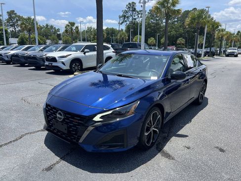Used 2023 Nissan Altima 2.5 SR FWD image 5
