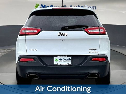 Used 2018 Jeep Cherokee Latitude w/ Cold Weather Group AWD/4WD image 7