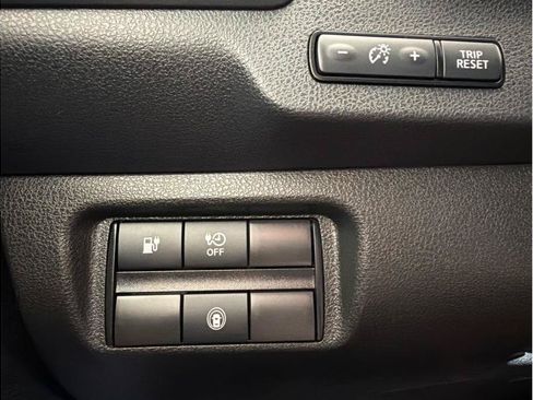 Used 2025 Nissan Leaf S FWD image 25