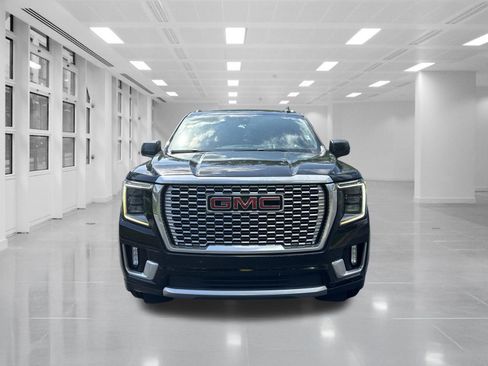 Used 2021 GMC Yukon XL Denali w/ Denali Ultimate Package RWD image 2