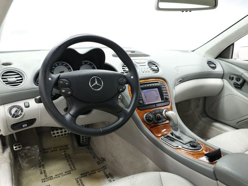 Used 2004 Mercedes-Benz SL 55 AMG image 2