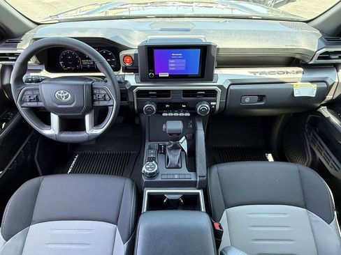 Used 2025 Toyota Tacoma TRD Off-Road image 27