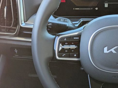 Used 2025 Kia Sorento S w/ Panoramic Sunroof Package image 24