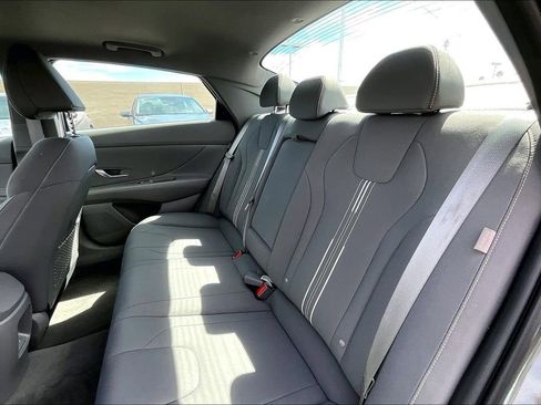 Certified 2025 Hyundai Elantra SEL image 15