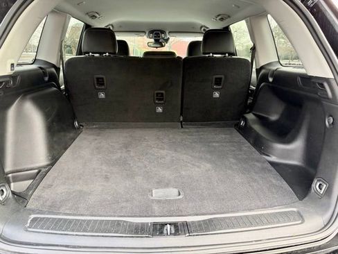 Used 2022 Jeep Grand Cherokee Limited image 17