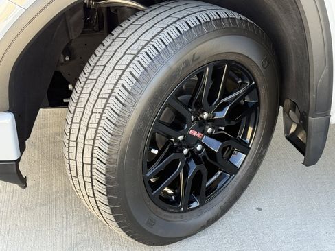 Used 2024 GMC Sierra 1500 Elevation w/ LPO, Elevation Black Package image 16