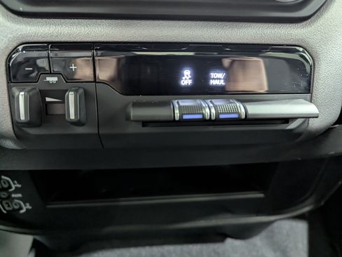 Used 2024 RAM 2500 Big Horn image 21