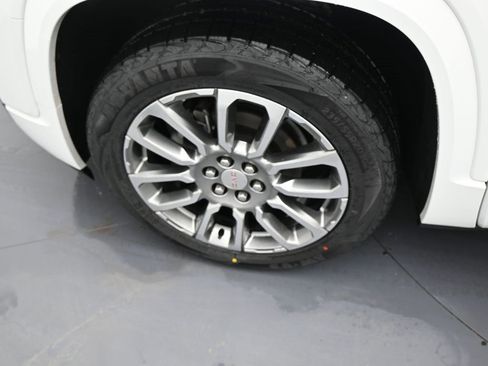 Used 2023 GMC Acadia Denali w/ Denali Ultimate Package image 8