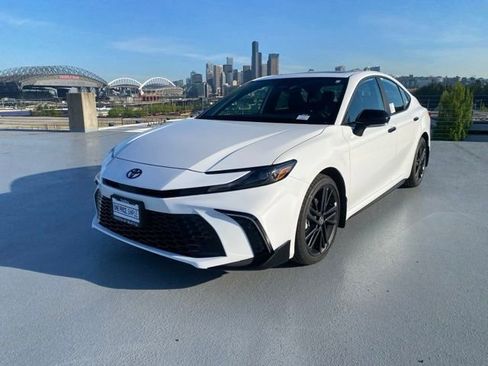New 2026 Toyota Camry Hybrid AWD/4WD image 8