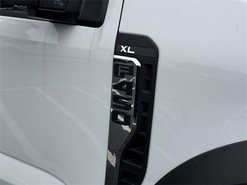 New 2025 Ford F450 XL image 2