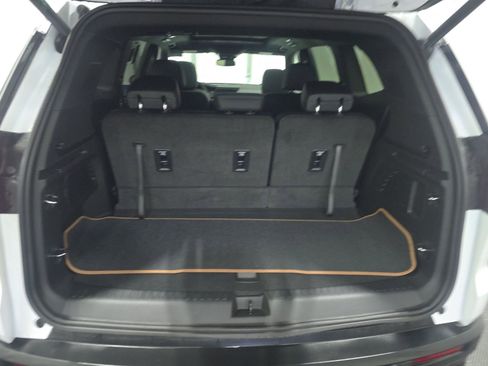 Used 2025 GMC Acadia AT4 image 13