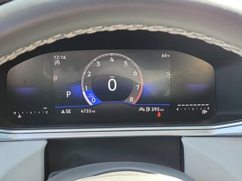 Certified 2025 Volkswagen Taos SE image 25