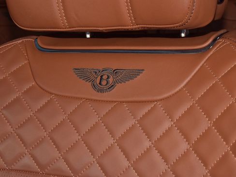 Used 2020 Bentley Bentayga image 34