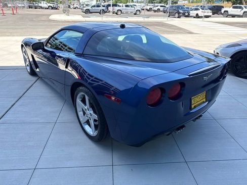 Used 2005 Chevrolet Corvette Coupe w/ Preferred Equipment Group RWD image 6