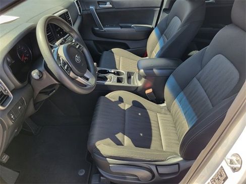 Used 2020 Kia Sportage LX image 10