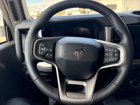 New 2025 Ford Bronco Outer Banks w/ Sasquatch Package image 12