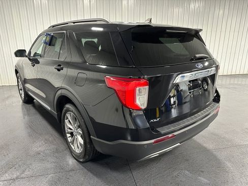 Used 2022 Ford Explorer XLT w/ Equipment Group 202A image 3