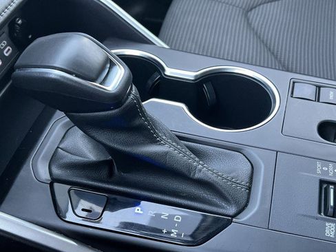 Used 2023 Toyota Highlander LE image 15