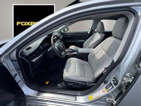 Used 2016 Lexus ES 350 w/ Luxury Package w/Wood Trim FWD image 9