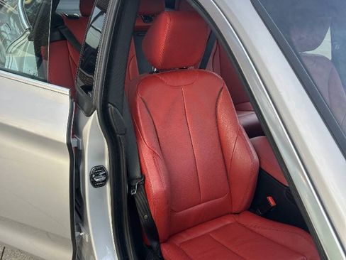 Used 2018 BMW 330i Gran Turismo xDrive image 32