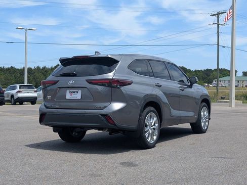 New 2026 Toyota Highlander Limited AWD/4WD image 5