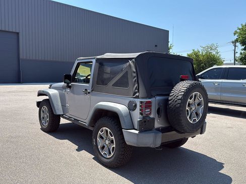 Used 2017 Jeep Wrangler Sport AWD/4WD image 5