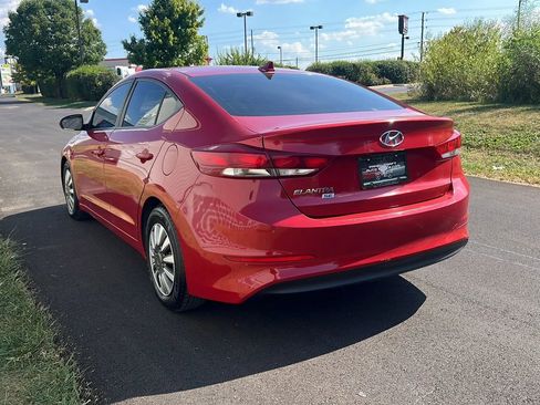 Used 2017 Hyundai Elantra SE image 7