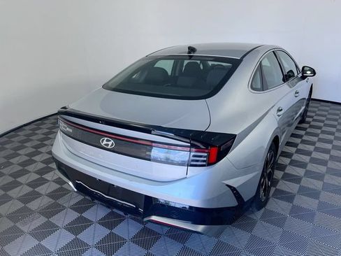 Used 2024 Hyundai Sonata SEL FWD image 3