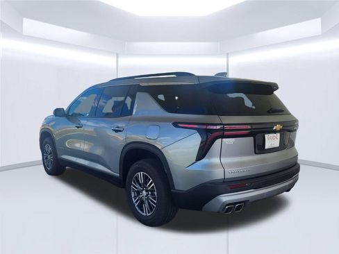Used 2024 Chevrolet Traverse LT FWD image 10