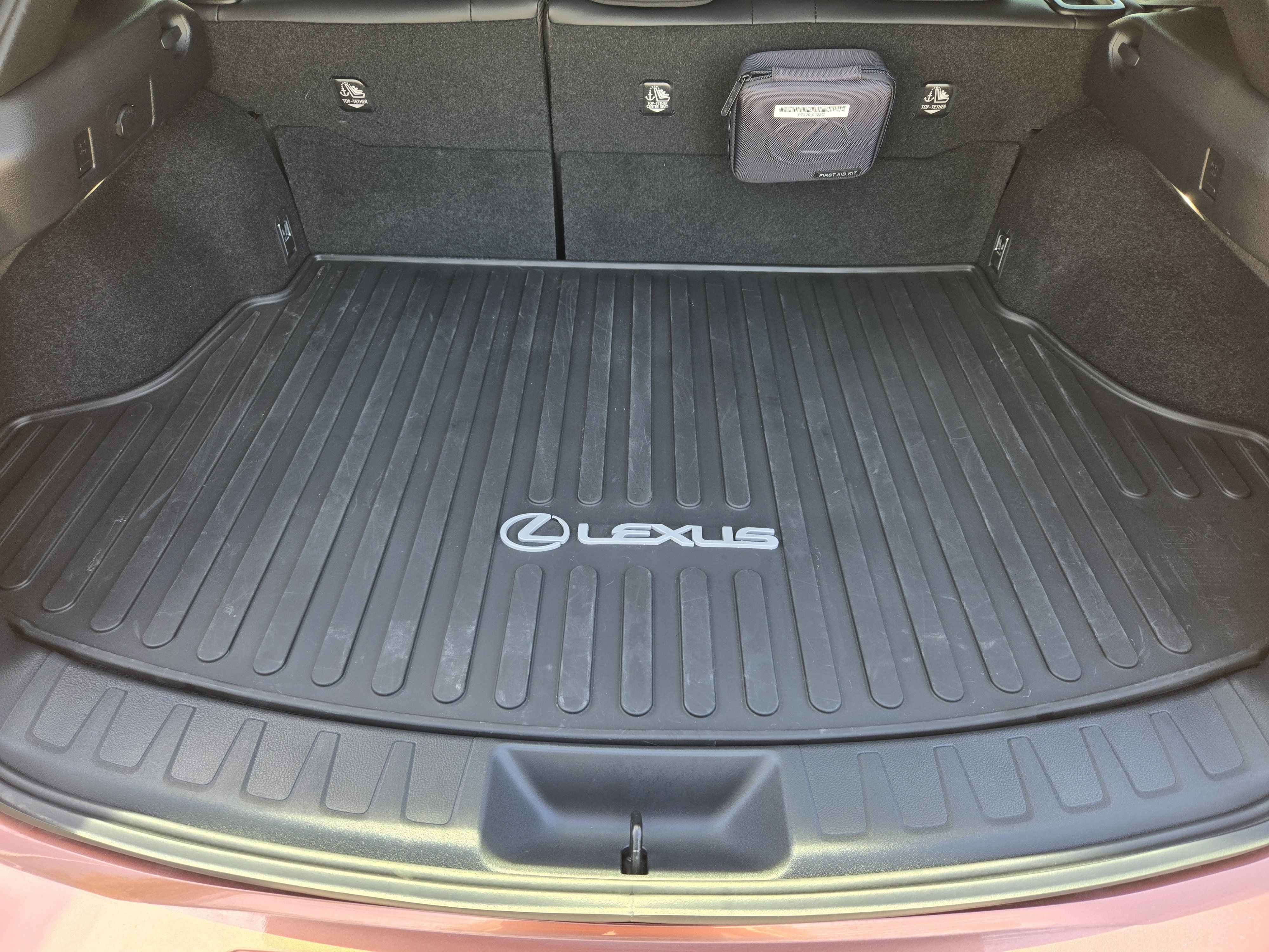 Used 2025 Lexus UX 300h FWD image 32