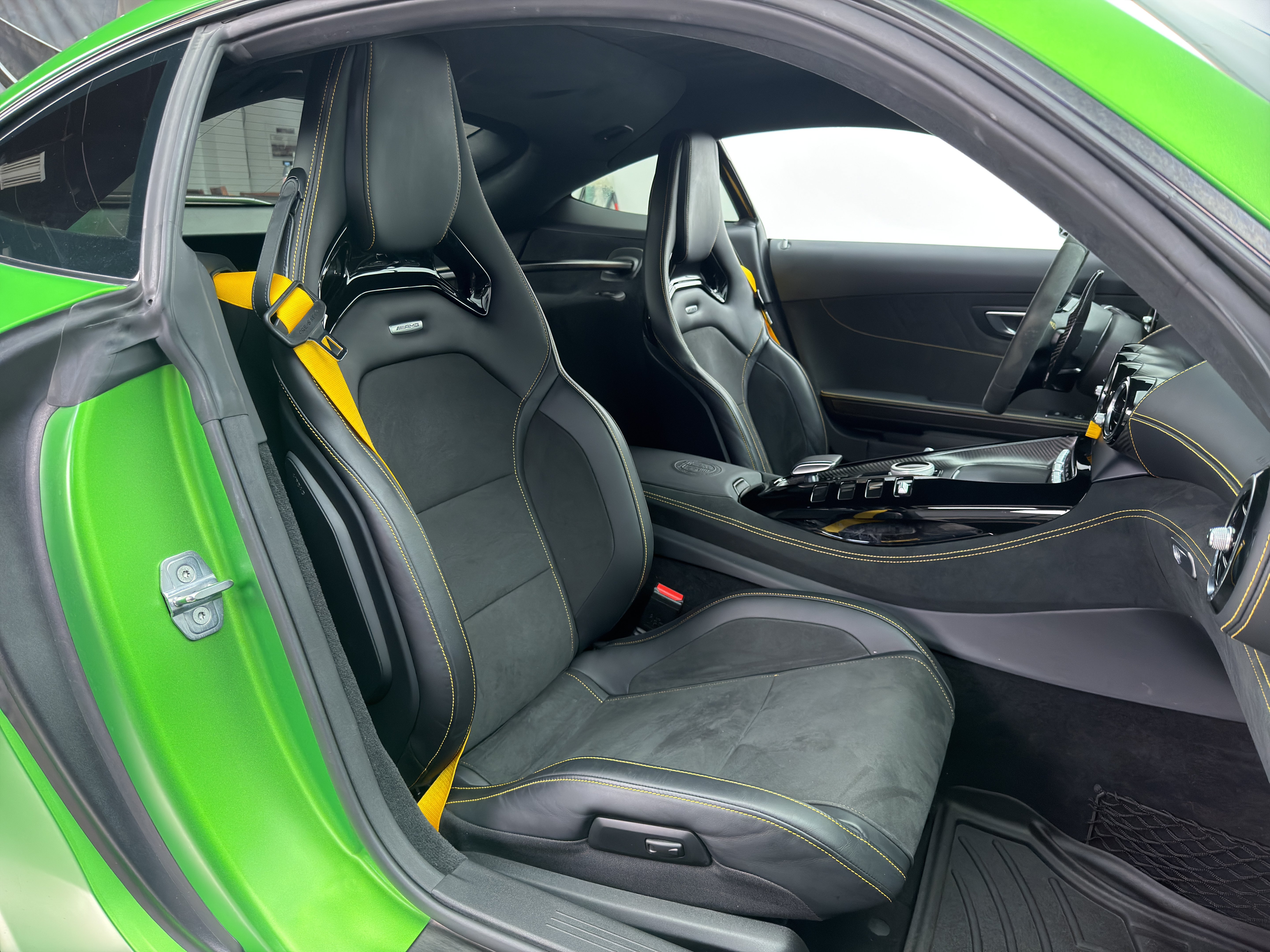 Used 2020 Mercedes-Benz AMG GT R image 18