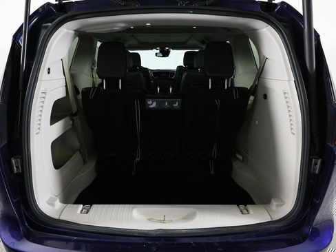 Used 2019 Chrysler Pacifica Touring-L Plus FWD image 14