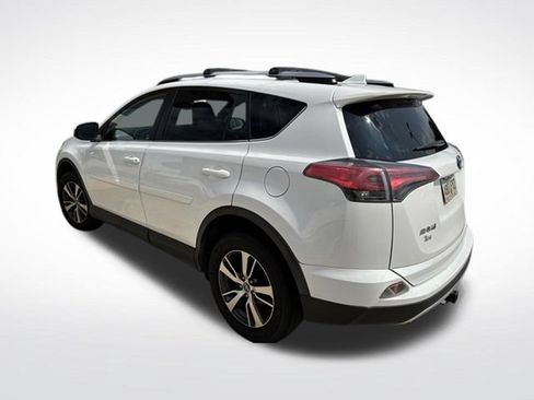 Used 2018 Toyota RAV4 XLE w/ Plus Extra Value Package FWD image 3