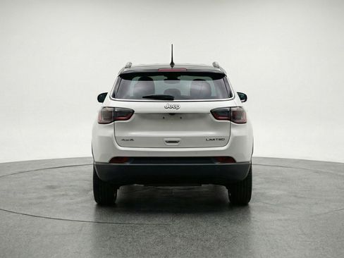 Used 2025 Jeep Compass Limited image 6