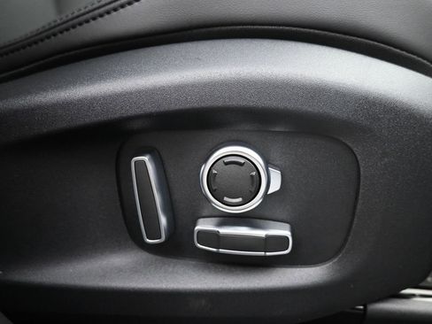 New 2026 Jaguar F-PACE R-Dynamic S image 12