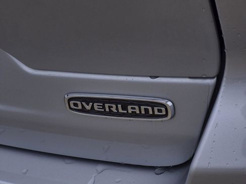 Used 2023 Jeep Grand Cherokee Overland w/ Trailer Tow Prep Group (B) RWD image 10