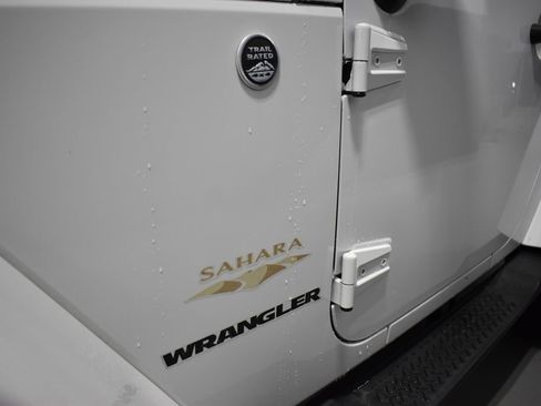 Used 2015 Jeep Wrangler Sahara w/ Connectivity Group AWD/4WD image 25