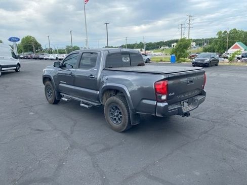 Used 2020 Toyota Tacoma SR5 w/ Technology Package AWD/4WD image 3