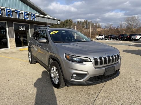 Used 2019 Jeep Cherokee Latitude w/ Cold Weather Group image 7