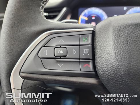 New 2025 Jeep Grand Cherokee Limited w/ Black Appearance Package image 18